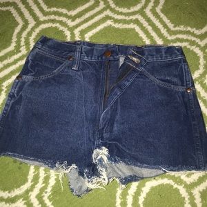 High waisted wrangle shorts